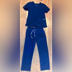 Figs Women's Navy Blue Scrub Set